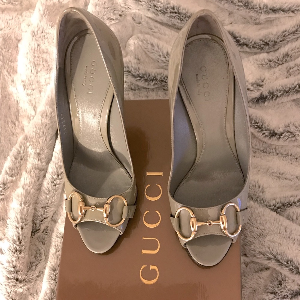 GUCCI Vitello Vernice Peep-Toe Pumps Grey 5.5